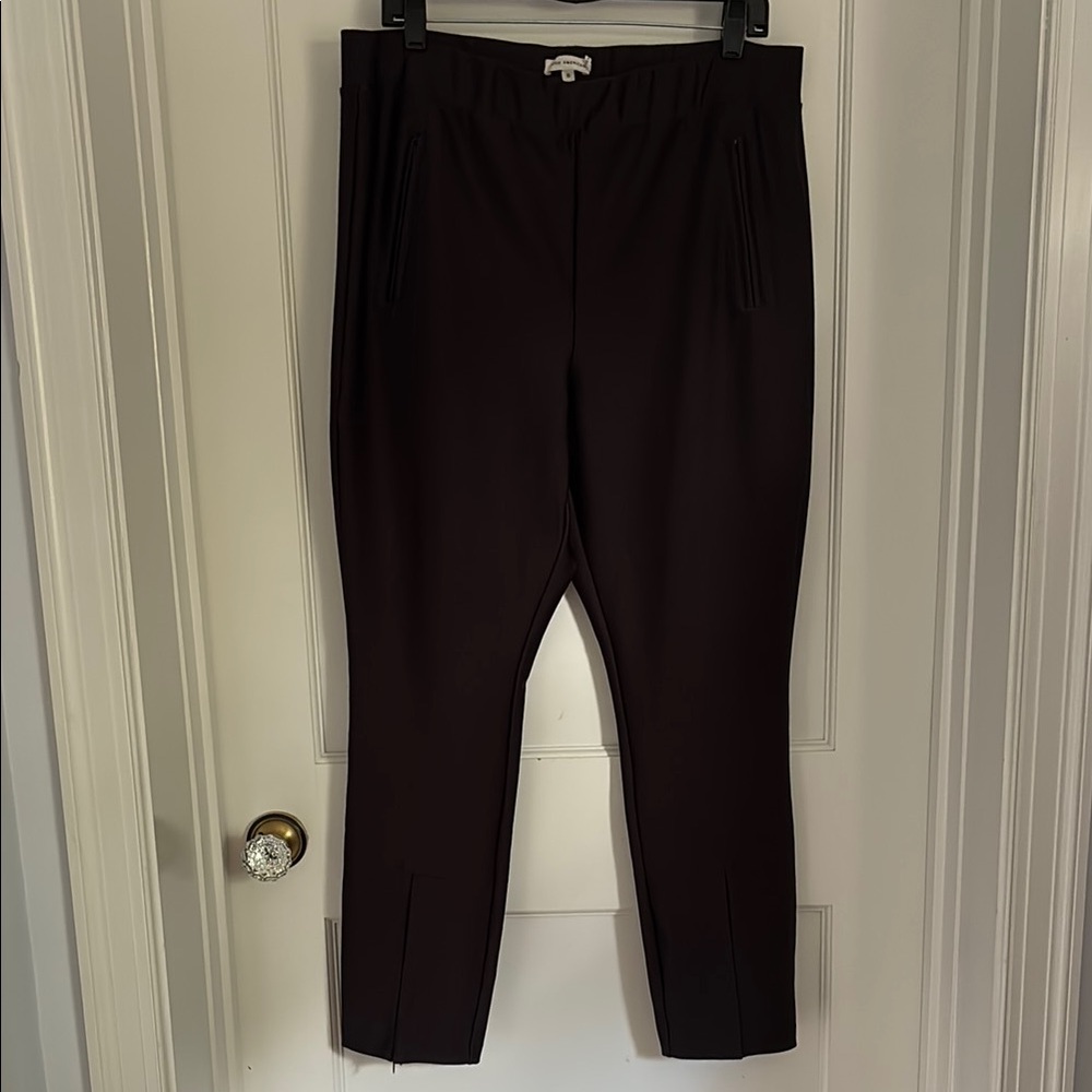 Good American size 5 Scuba slim fit pull on pants w/ zippers at pockets & cuffs